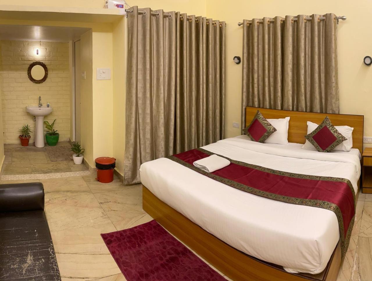 Shankar Vilaas -A Boutique Stay Forigners Choice Near Ghats And Temples พาราณสี ภายนอก รูปภาพ